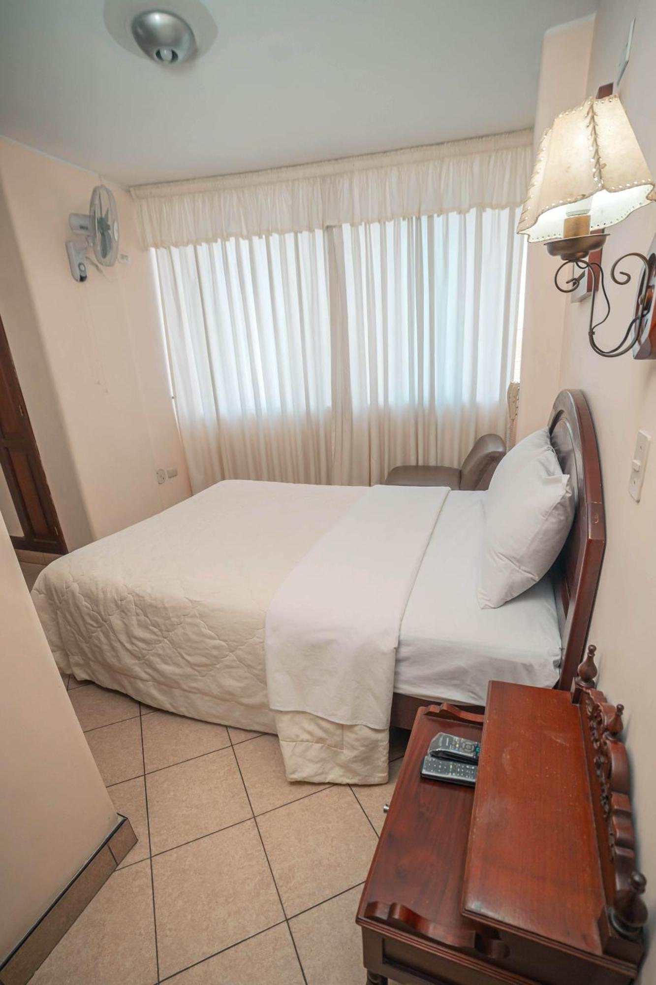 Hotel Torre Norte Trujillo Bagian luar foto