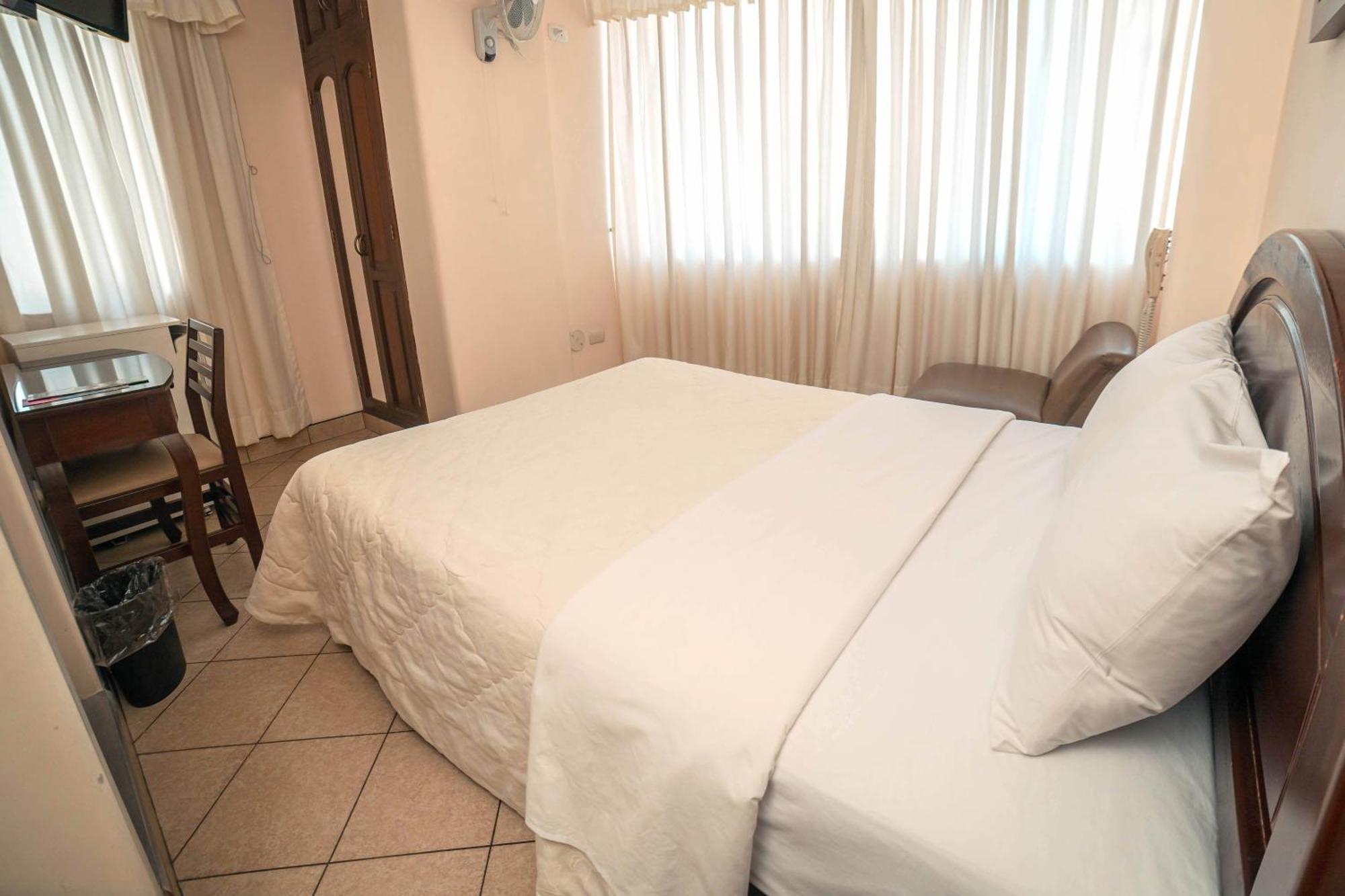 Hotel Torre Norte Trujillo Bagian luar foto