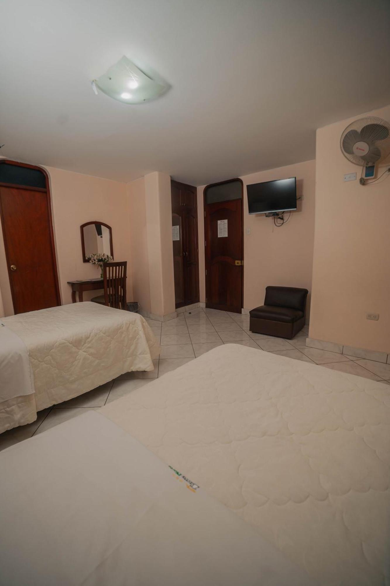 Hotel Torre Norte Trujillo Bagian luar foto