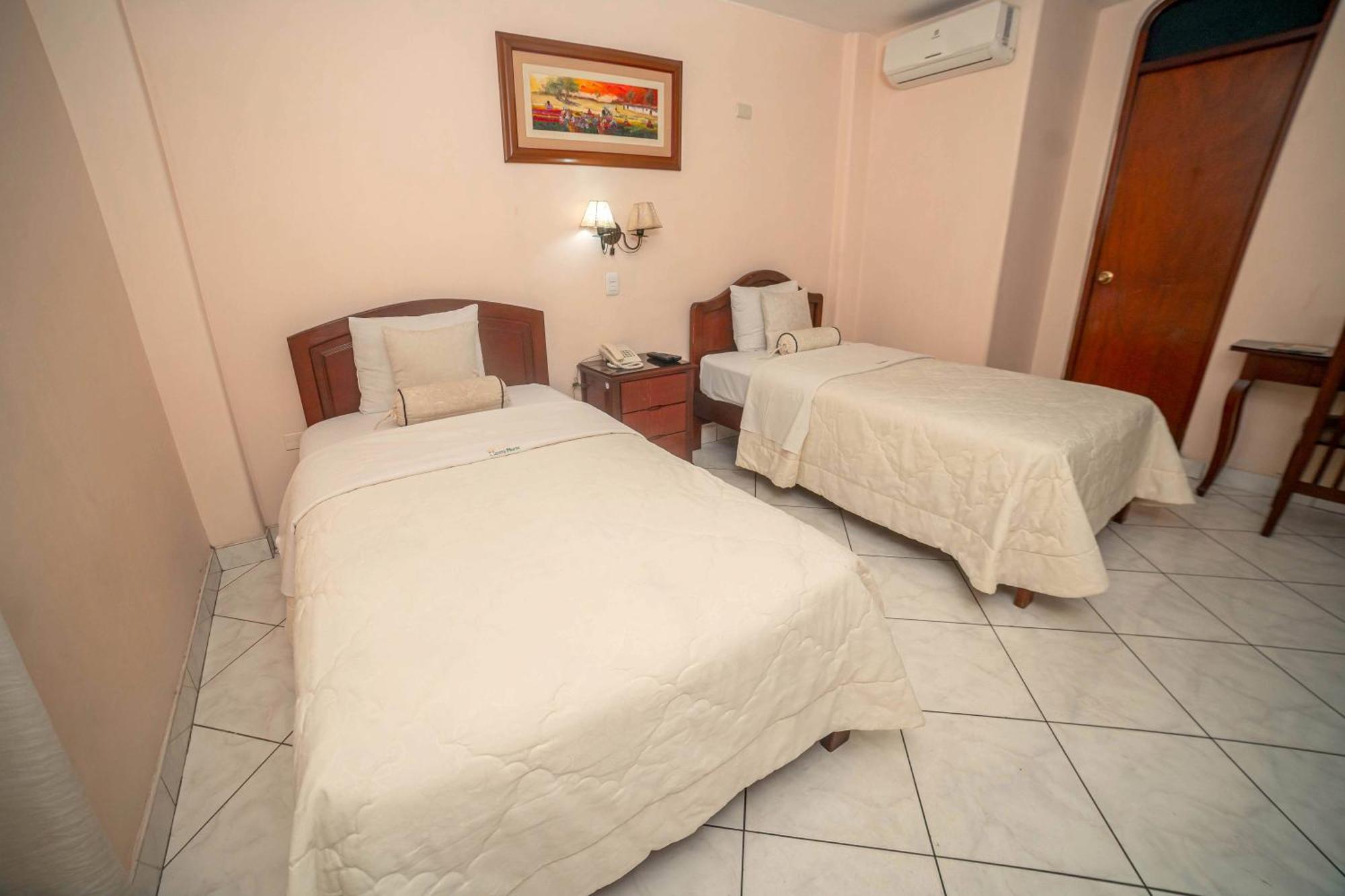 Hotel Torre Norte Trujillo Bagian luar foto