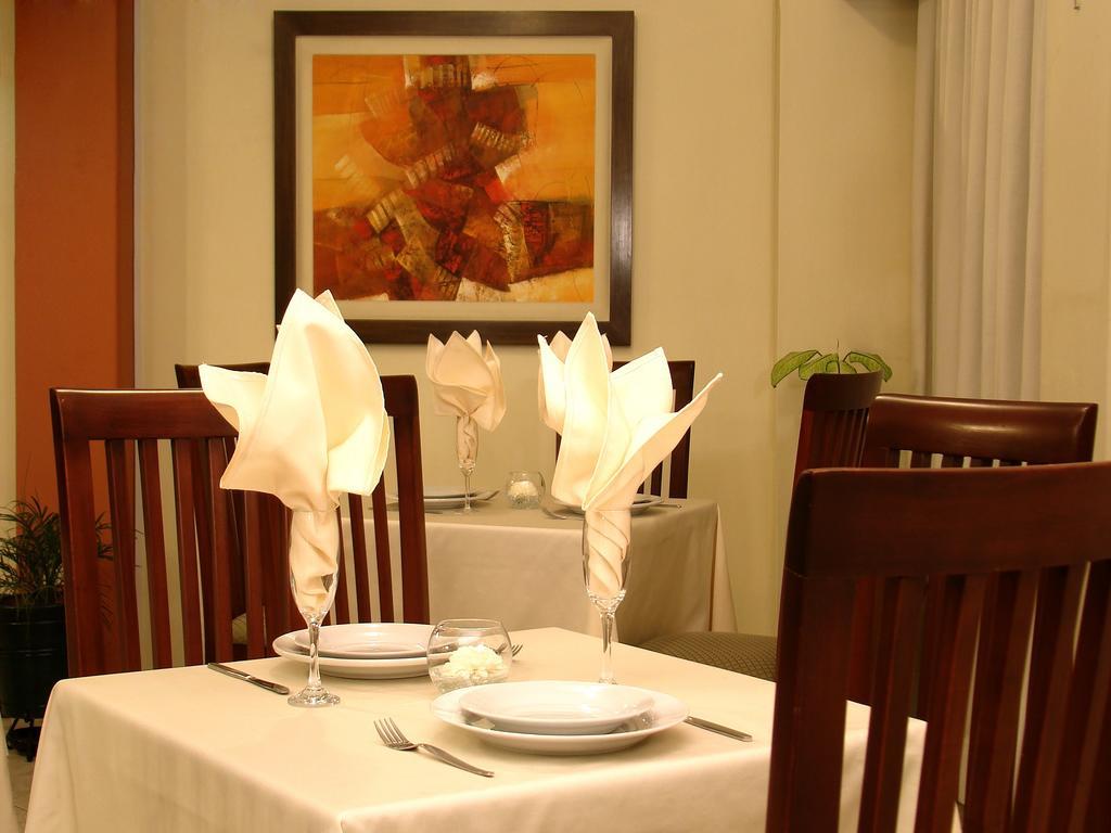 Hotel Torre Norte Trujillo Bagian luar foto